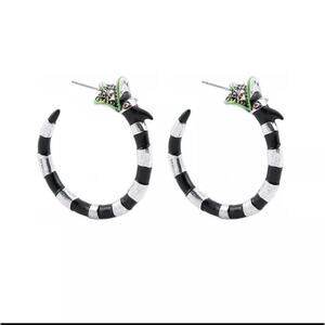 Beetlejuice sand worm hoop earrings, black silver and green, New